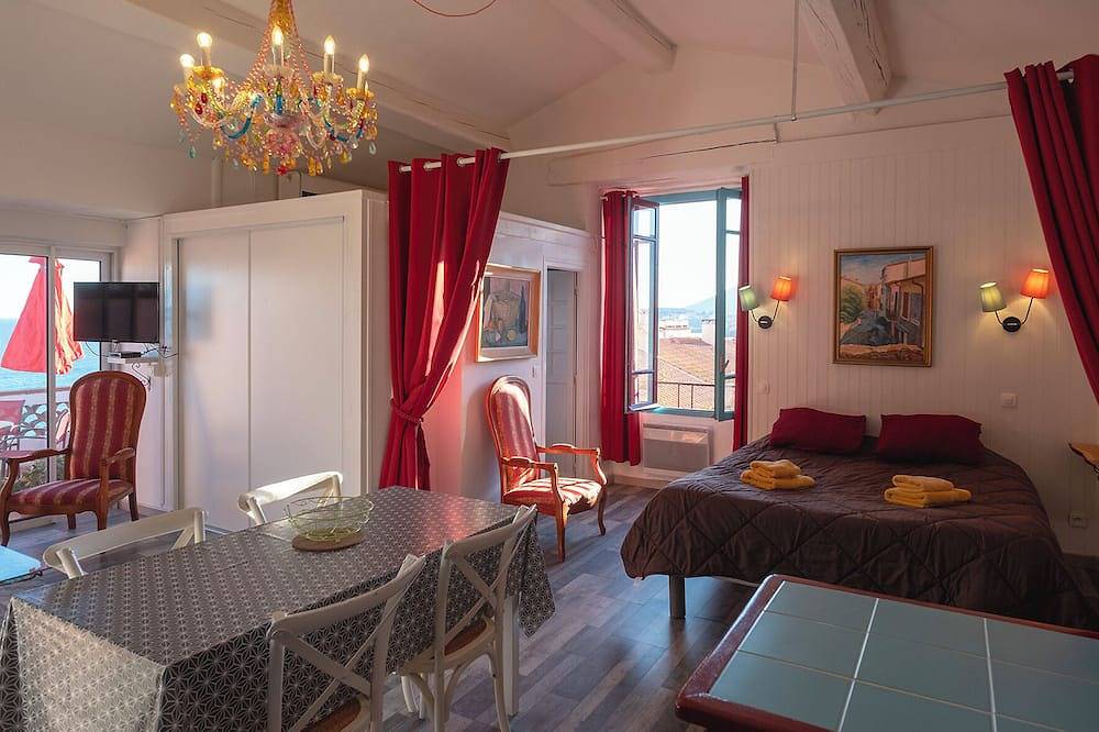 5* house, superb sea view, air conditioning, wifi, parking in La Côte Vermeille, Collioure