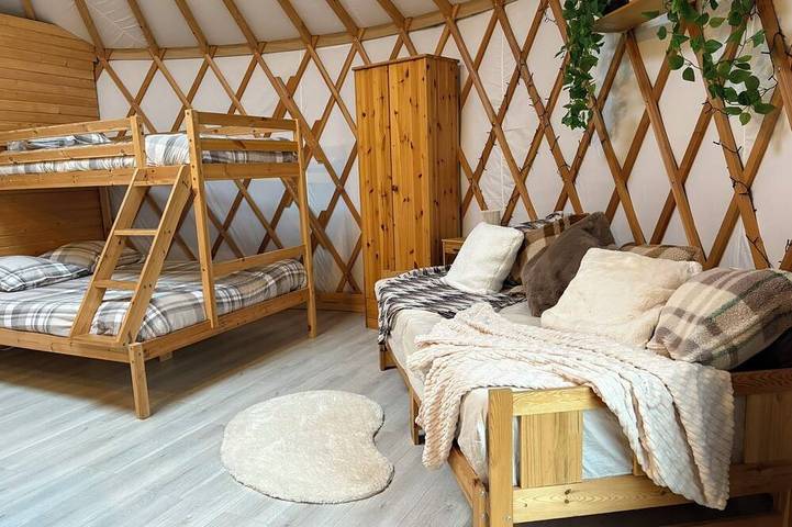 Contemporary yurt in Hilsprich, Sarreguemines
