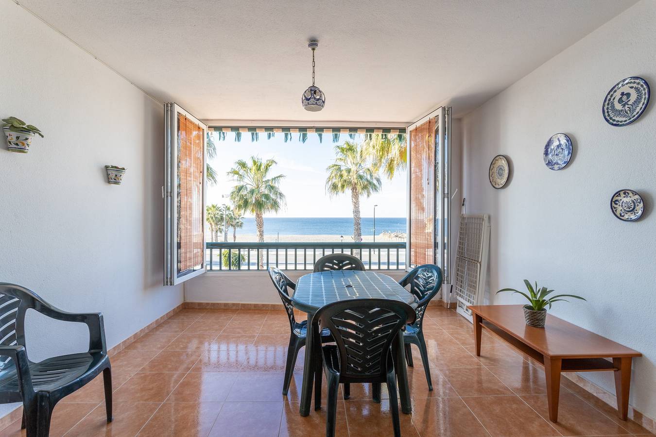 Entire apartment, Vacation Apartment "Beautiful Duplex in Salobreña" with Sea View, Pool, Wi-Fi & Terrace in Salobreña, Costa Tropical