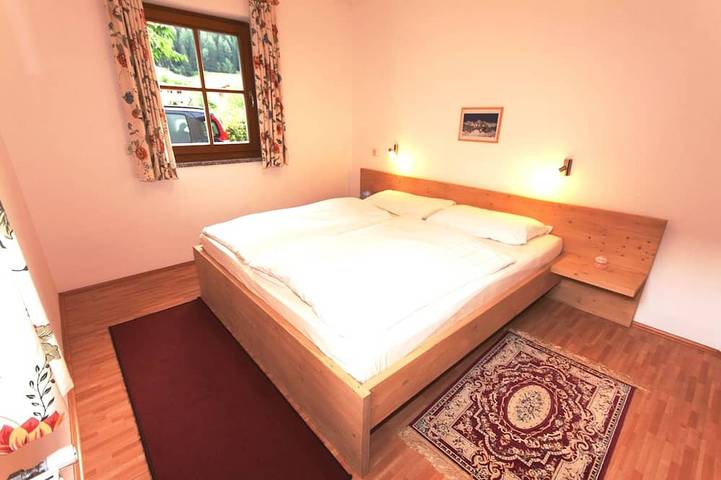 Appartamento intero, App. 3 Appartamento Auhaus con prato e fontana per 2 persone max. 4 persone in Martello, Parco Nazionale dello Stelvio