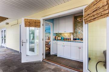 Vacation Home for 14 Guests in Galveston Island, Galveston, Picture 3