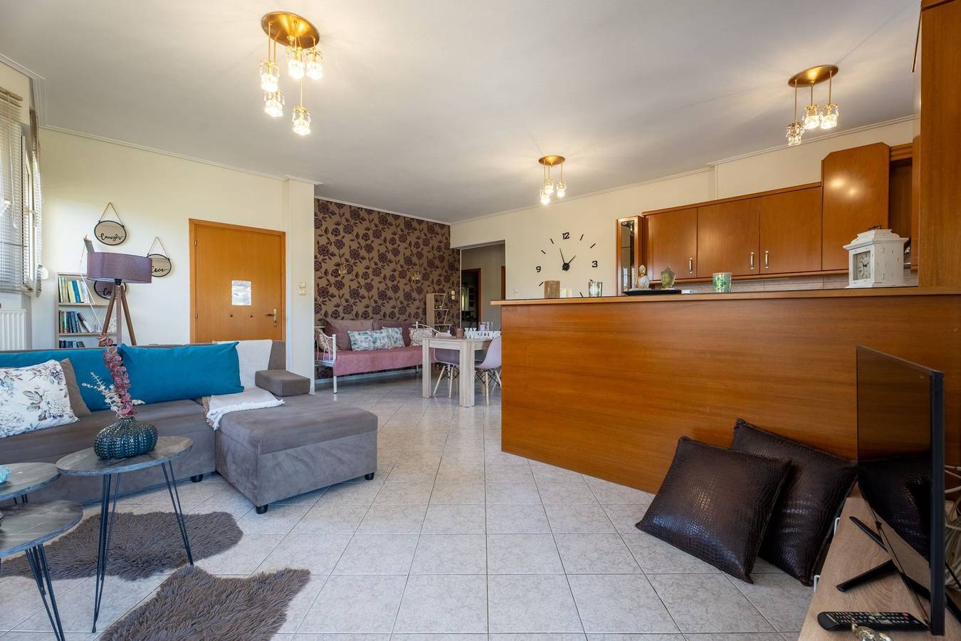 Estell’s sweet luxury house in Magnisia