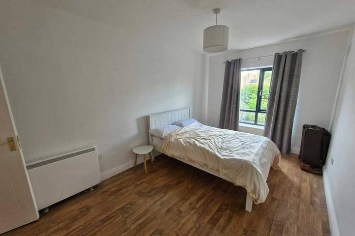 Ganze Wohnung, Geräumige helle moderne Wohnung mit Garten in Dublin, County Dublin