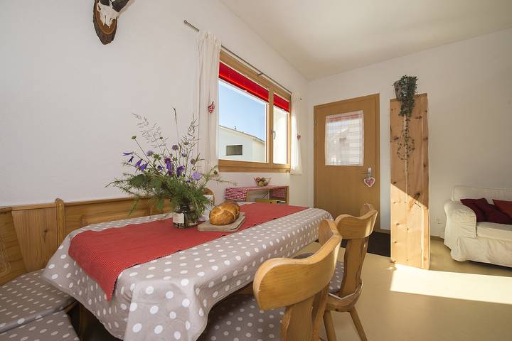 Ganze Ferienwohnung, Ferienwohnung Chasa Berry - Ferienwohnung 40 m2  für max. 5 Personen in Ftan, Unterengadin