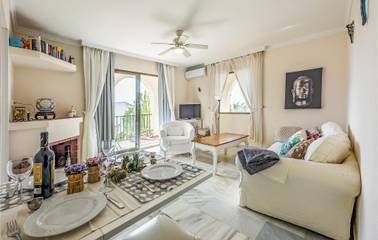 Holiday Apartment for 4 People in Urbanización Playa Marina, Mijas, Photo 3