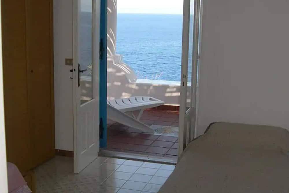 Eolian Villa \"Mare\" - Floating over the sea in Lipari