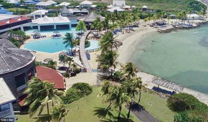 Chambre d’hôte pour 2 personnes, avec jardin et piscine ainsi que bassin pour enfant et vue à Saint-François
