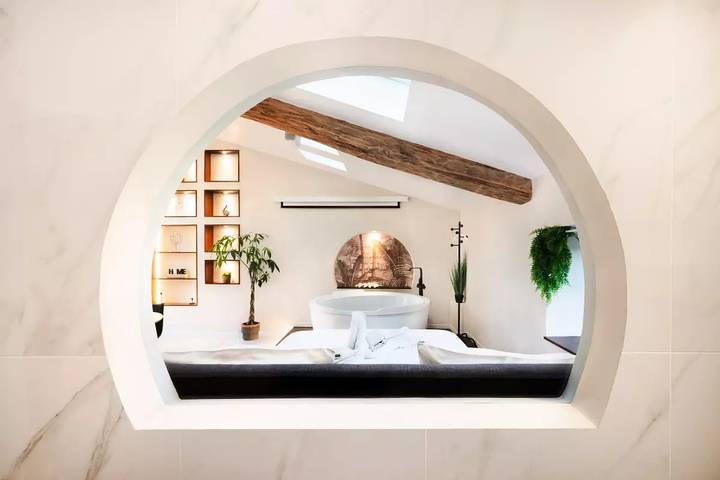 Villa pour 2 personnes, avec piscine et jardin