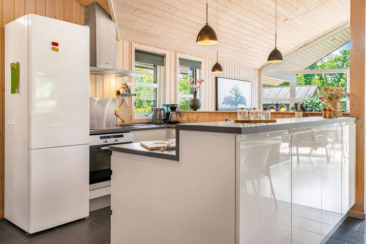 Großzügiges Ferienhaus in Houstrup mit Wellness, Aktivitätsraum und eingezäuntem Grundstück in Nørre Nebel, Varde