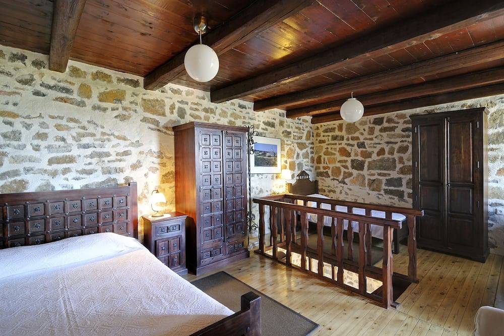 Elounda Art Traditionelle Suites- Evenos Suite- überblickend spektakuläre Elounda in Elounda, Lasithi