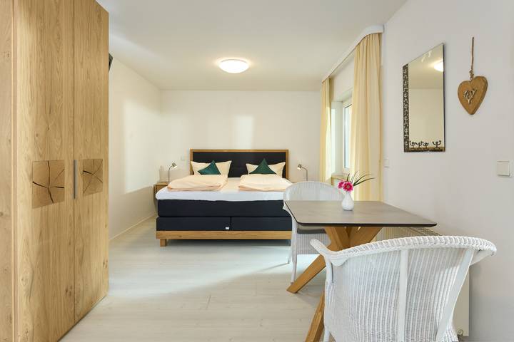 Ganze Ferienwohnung, Thermen Appartements Gabriela, Appartement 24 qm² in Bad Krozingen, Südschwarzwald