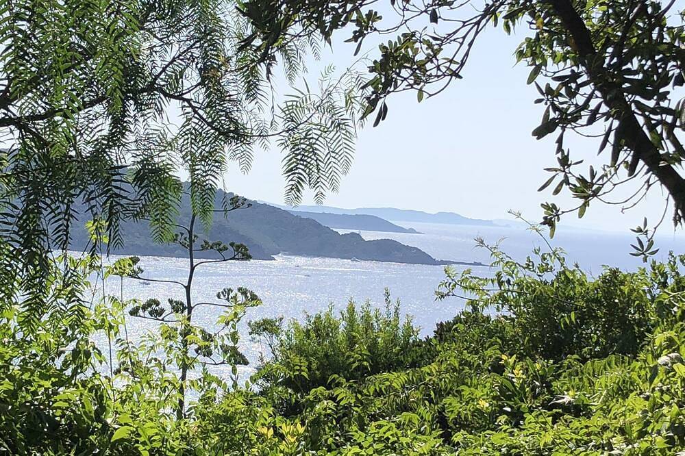 Villa on an island paradise. Location / rental / Miete villa Ile du Levant in Hyeres, Parc national Port-Cros