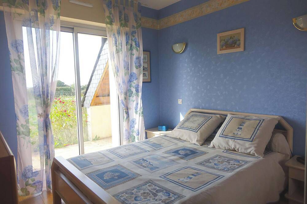 Lovely house, beautiful sea view, quiet location. The beach and c in Saint-Armel, Côte des Mégalithes