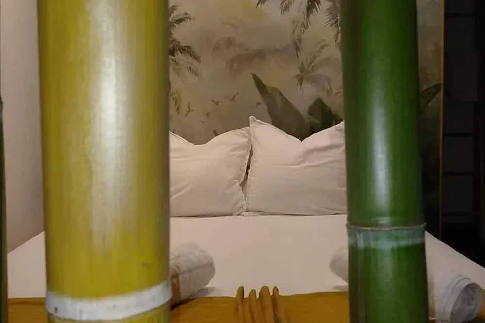 Entire apartment, Homerez - Romantic Studio in Baixas with Jacuzzi - 35m² in Baixas, Perpignan region