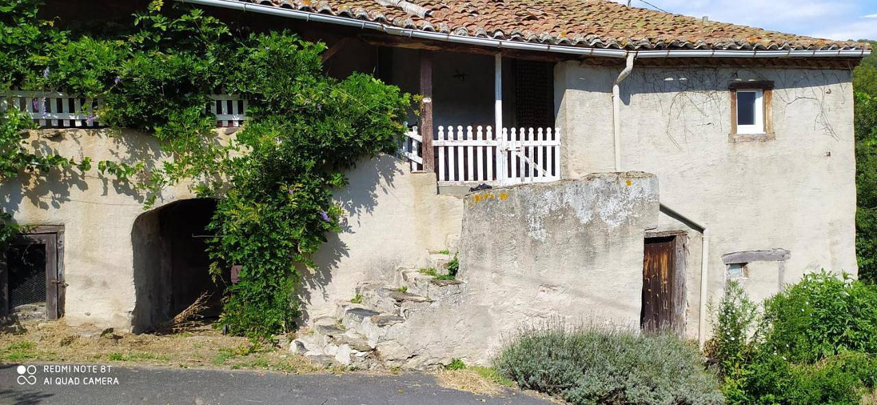 Appartement entier, One-Bedroom Apartment in Villeneuve-d'Allier, Haute-Loire