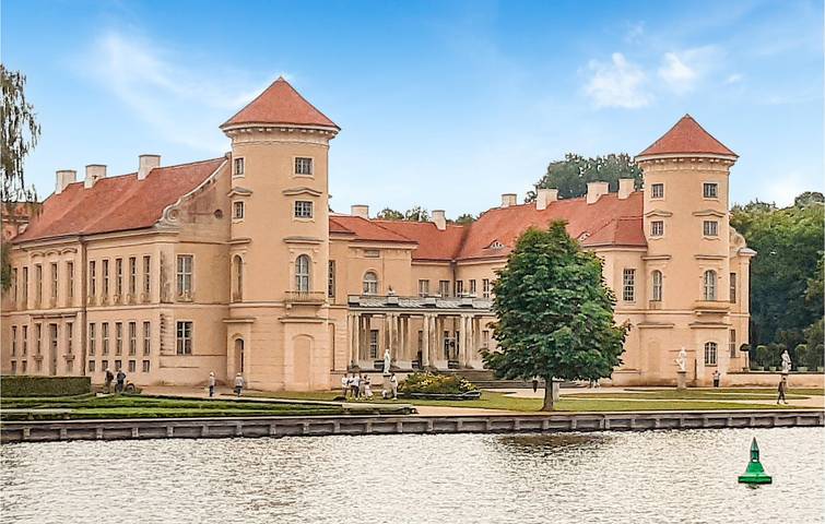 Hausboot-Rückzug mit Seeblick in Neuruppin in Neuruppin, Ruppiner Seenland