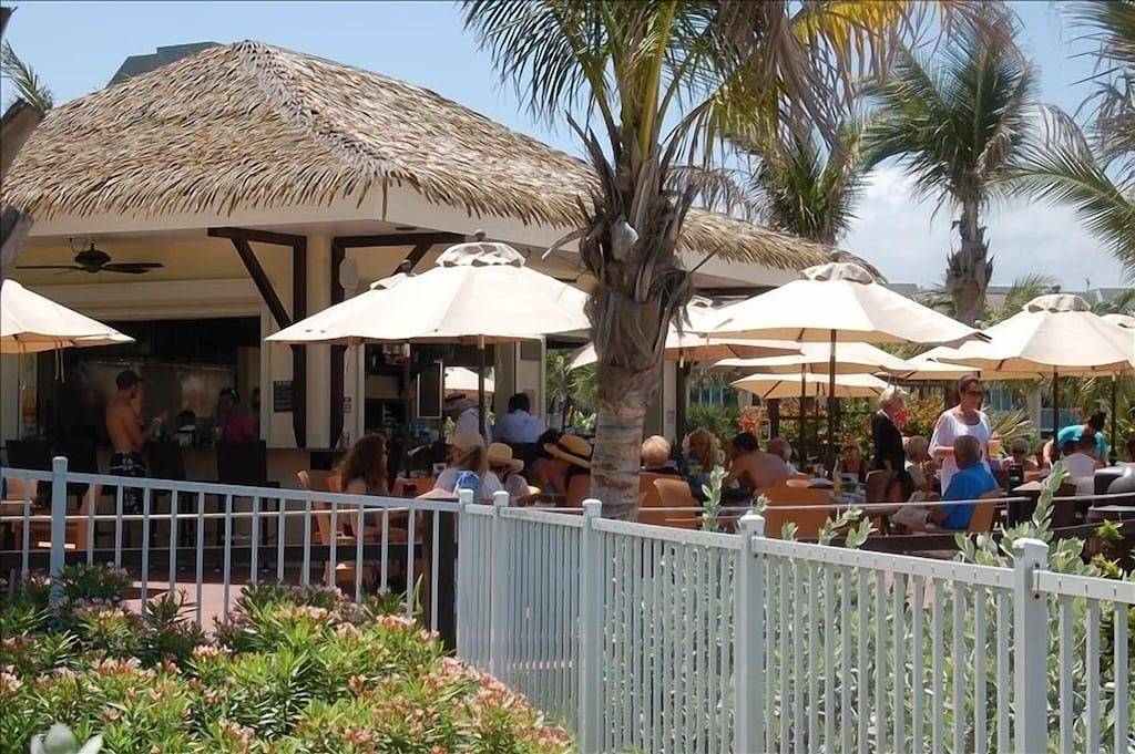 Ganze Wohnung, Luxus Ocean Village Beach Condo mit 5 Sterne Bewertungen mit Wifi und allen Extras in Fort Pierce, Hutchinson Island