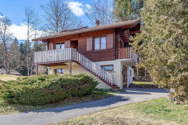 Gîte pour 4 personnes, avec Balcon ainsi que Terrasse et Jardin à Prénovel