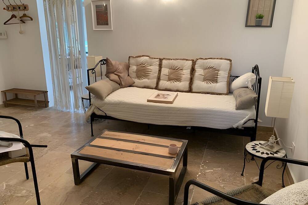 Casa rural 'La Miougrano' con terraza privada, Wi-Fi y aire acondicionado in Plan-d'Orgon, Region de Arles