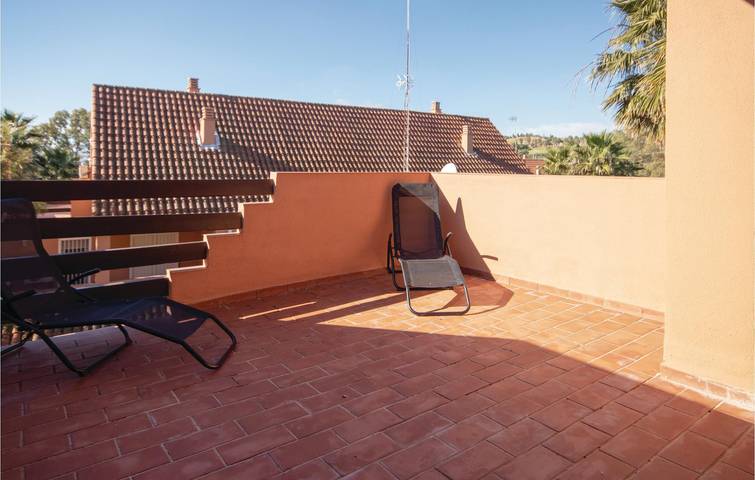 Ganze Ferienwohnung, 400m Strand Apartment mit AC, Pool & Parkplatz in Bahia de Casares, Casares