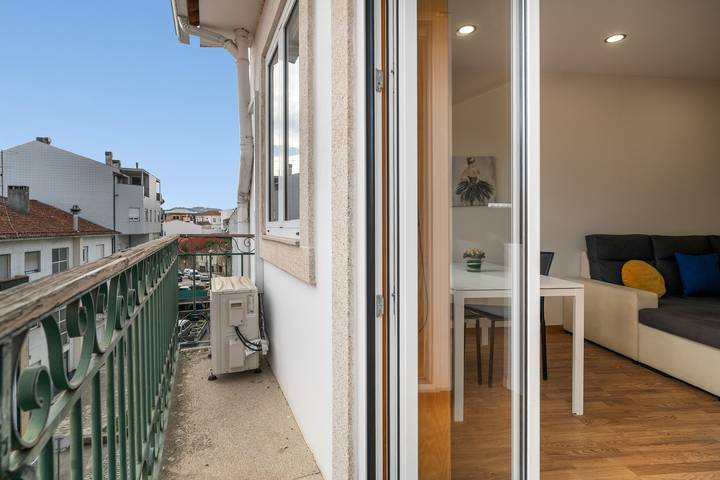 Appartement entier, Appartement 'Porta 116 - Free Private Parking' avec balcon, Wi-Fi et climatisation in Alto Douro Vinhateiro