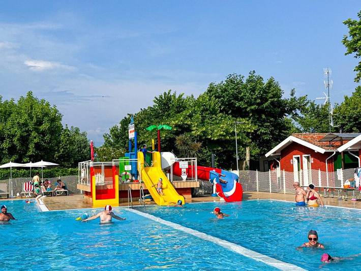 Camping für 4 Personen, mit Garten und Pool, mit Haustier in Moniga del Garda - 3