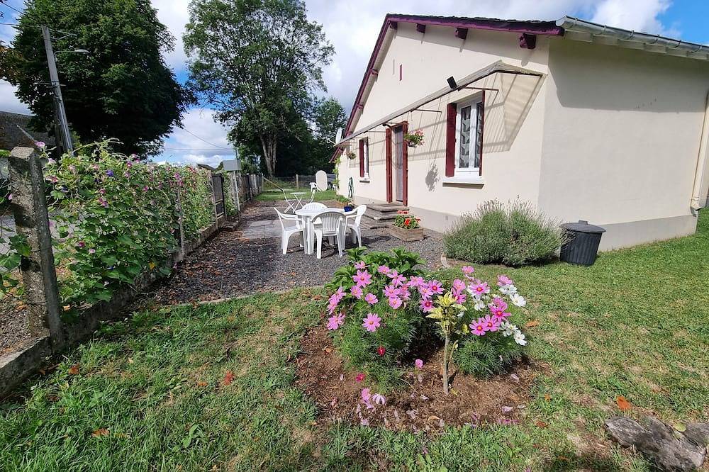 Location 2 ou 4 personnes petite maison proche La Bourboule et le Mont Dore in Messeix, Région de Clermont-Ferrand