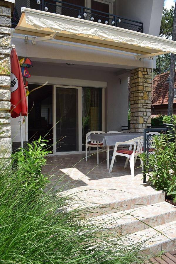 Ferienhaus für 6 Personen, mit Garten und Seeblick sowie Ausblick, mit Haustier in Siofok
