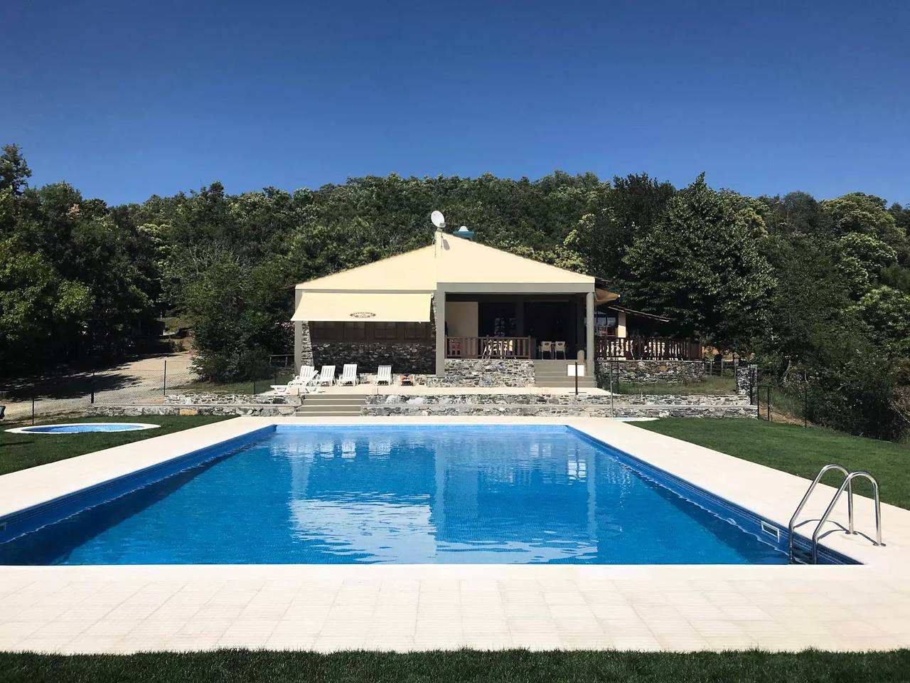 Apartamento inteiro, Micro Cabana 2 pessoas in Gondesende, Montesinho