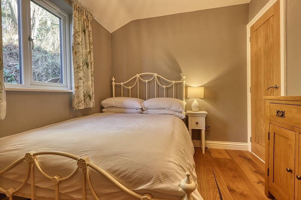The Stables , Surrey Hills in Albury, Guildford