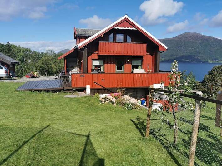Ferienhaus für 11 Personen, mit Balkon und Whirlpool sowie Terrasse und Garten in Vestnes - 2