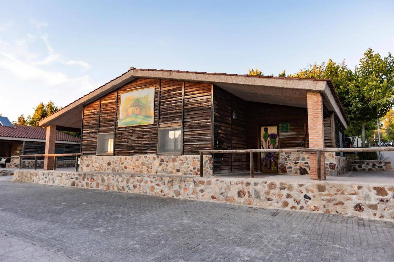 Hostal - Bungalows Camping Cáceres in Cáceres, Provincia de Cáceres