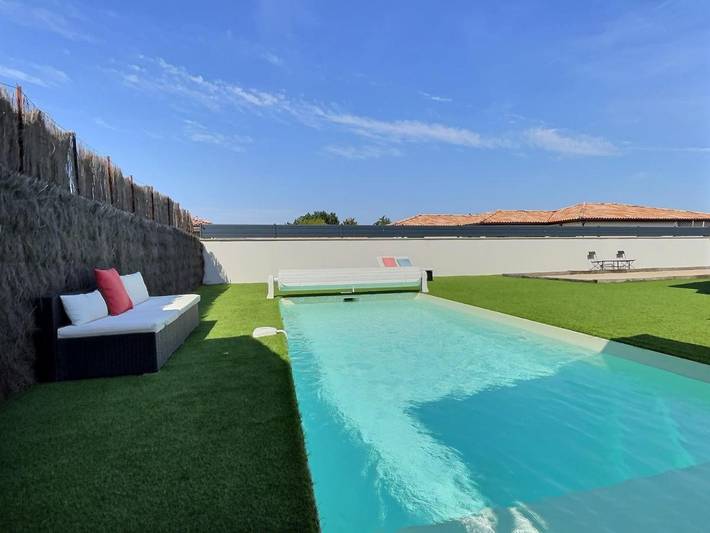 Location de vacances pour 6 personnes, avec Terrasse et Jardin ainsi que Piscine et Vue à Terssac - 2