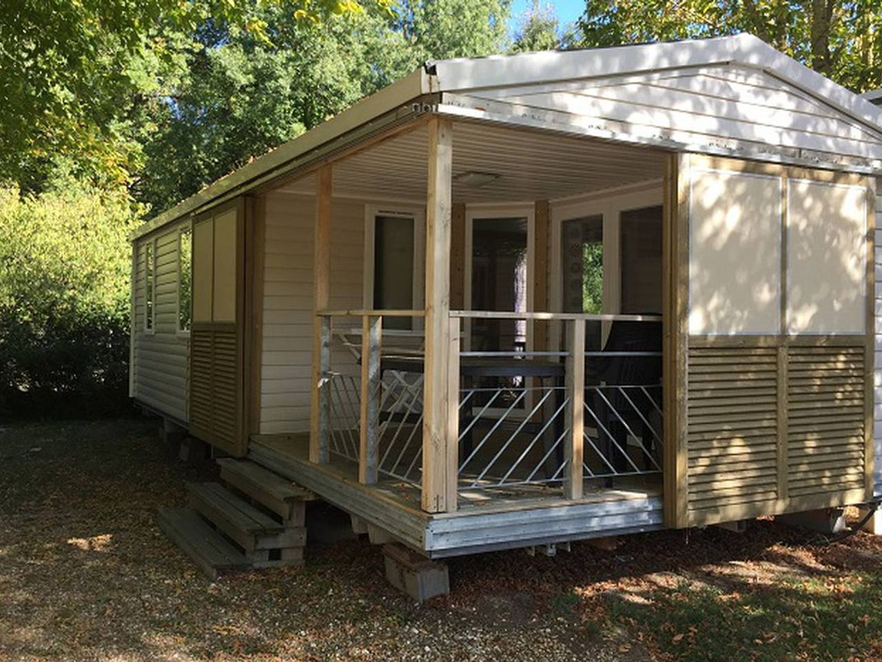 Mobil home spacieux avec terrasse à Luynes pour 7 personnes in Luynes, Région de Tours