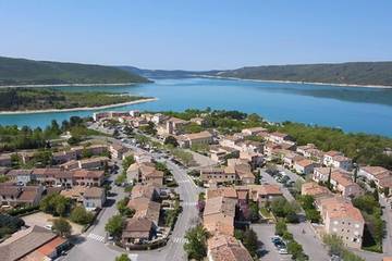 Gîte pour 6 personnes, avec jardin à Les Salles-sur-Verdon
