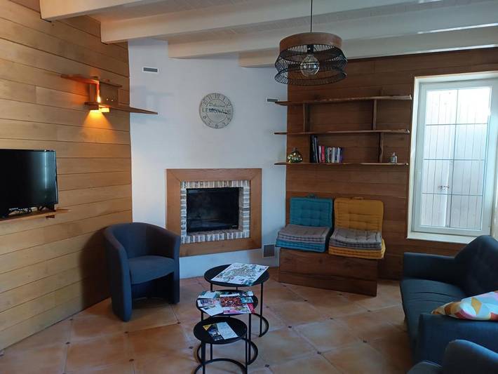 Location de vacances pour 14 personnes, avec terrasse ainsi que jardin et vue à Pouzauges - 4