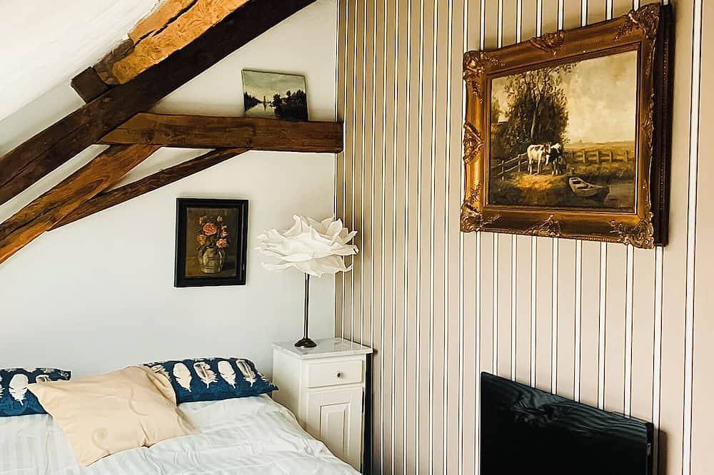 B&B at Résidence des Artistes. Luxurious, very quiet residence with excellent cuisine in Larochemillay, Parque natural de Morvan