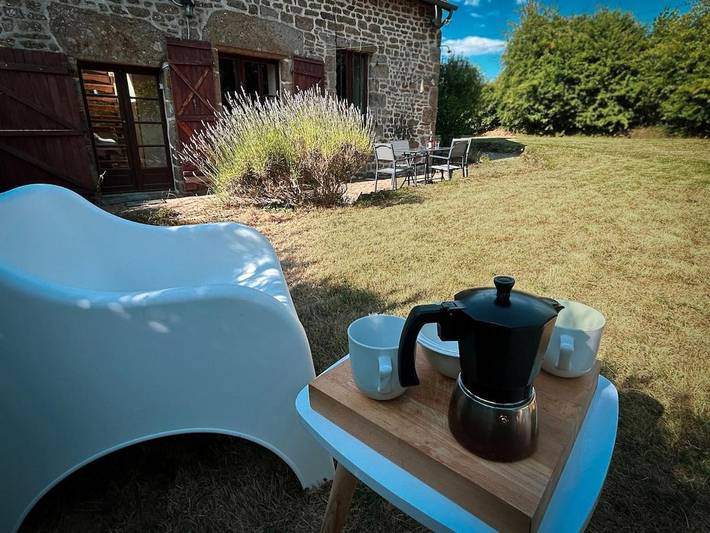 Location de vacances pour 4 personnes, avec Terrasse ainsi que Jardin et Vue dans Lesbois