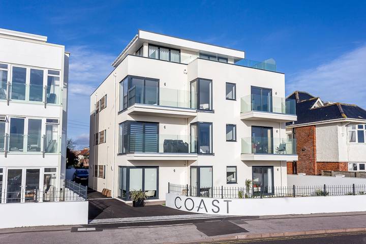 Vacation rental for 6 people, with Yard in Bournemouth