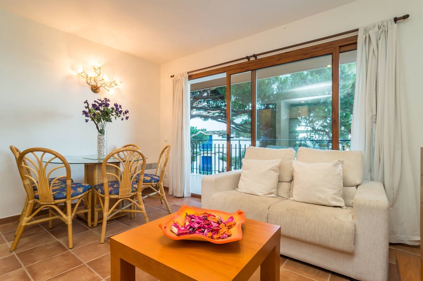 Entire apartment, Apartment 'Cavall Bernat' with Sea View, Private Terrace and Wi-Fi in Platja d'Aro, Costa Brava