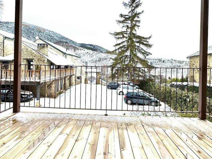 Gîte pour 4 personnes, avec balcon et vue à Err