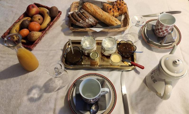 Location de vacances pour 3 personnes, avec vue et piscine ainsi que jardin et vue sur le lac à Pierre percée - 4
