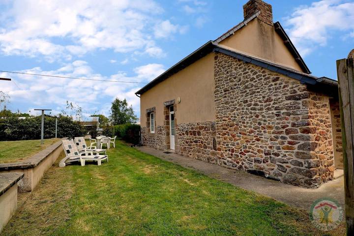 Gîte pour 4 personnes, avec jardin à Québriac - 3