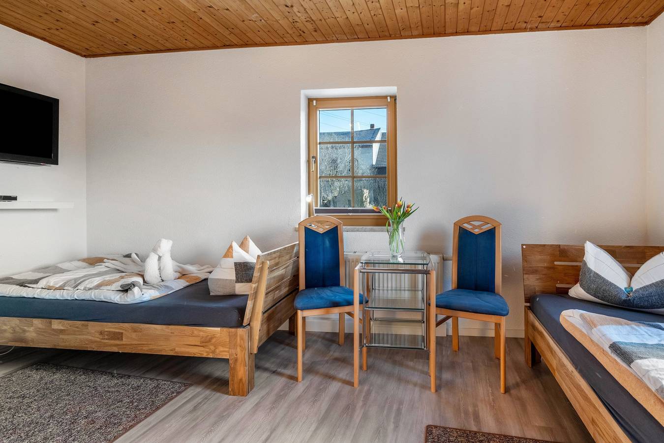 Room 'Gästezimmer 1' with Shared Terrace, Shared Garden and Wi-Fi in Klipphausen, Region Meissen