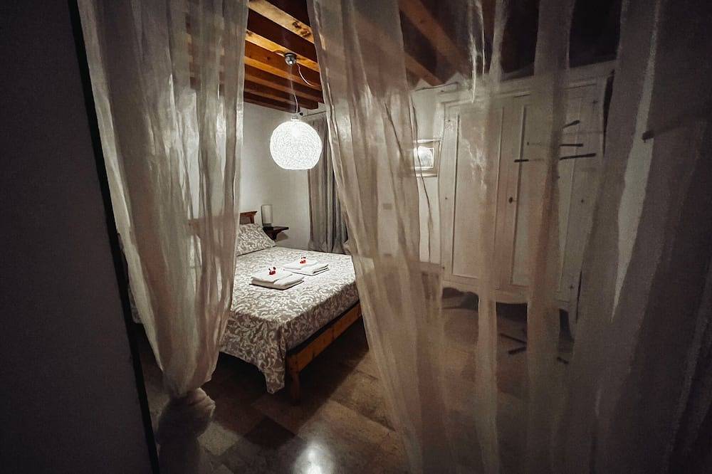 Appartement entier, Relais in the Castle - Flat in the Medieval Tower in Bassano del Grappa, Province de Vicenza