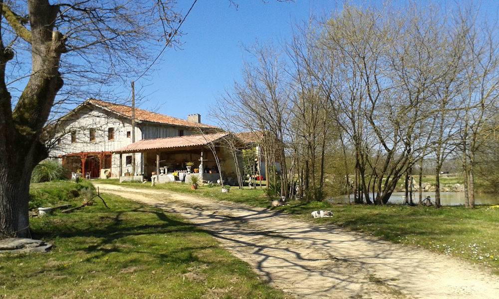 Gite L'Ecurie chez Mimosa in Dému, Gers