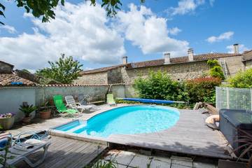 Chambre d’hôte pour 3 personnes, avec jardin et piscine à Saint-Hilaire-de-Villefranche