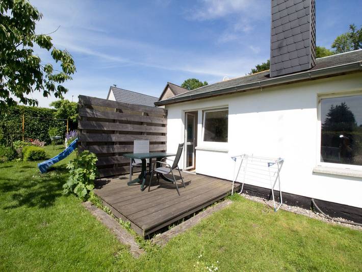 Ferienwohnung für 2 Personen, mit Ausblick und Terrasse sowie Garten, mit Haustier in Sassnitz