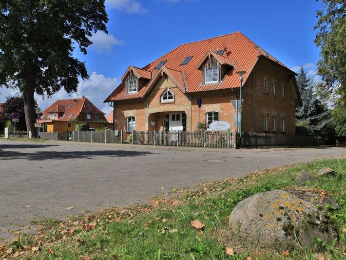 Ferienwohnung für 4 Personen, mit Balkon und Garten, kinderfreundlich in Kalkhorst