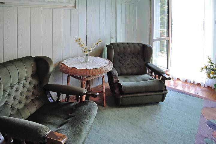 Hütte am Dabrowa-See mit Angeln in Seenplatte von Ilawa